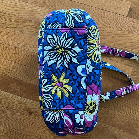 Vera Bradley Tote .❤️ - Picture 4 of 6